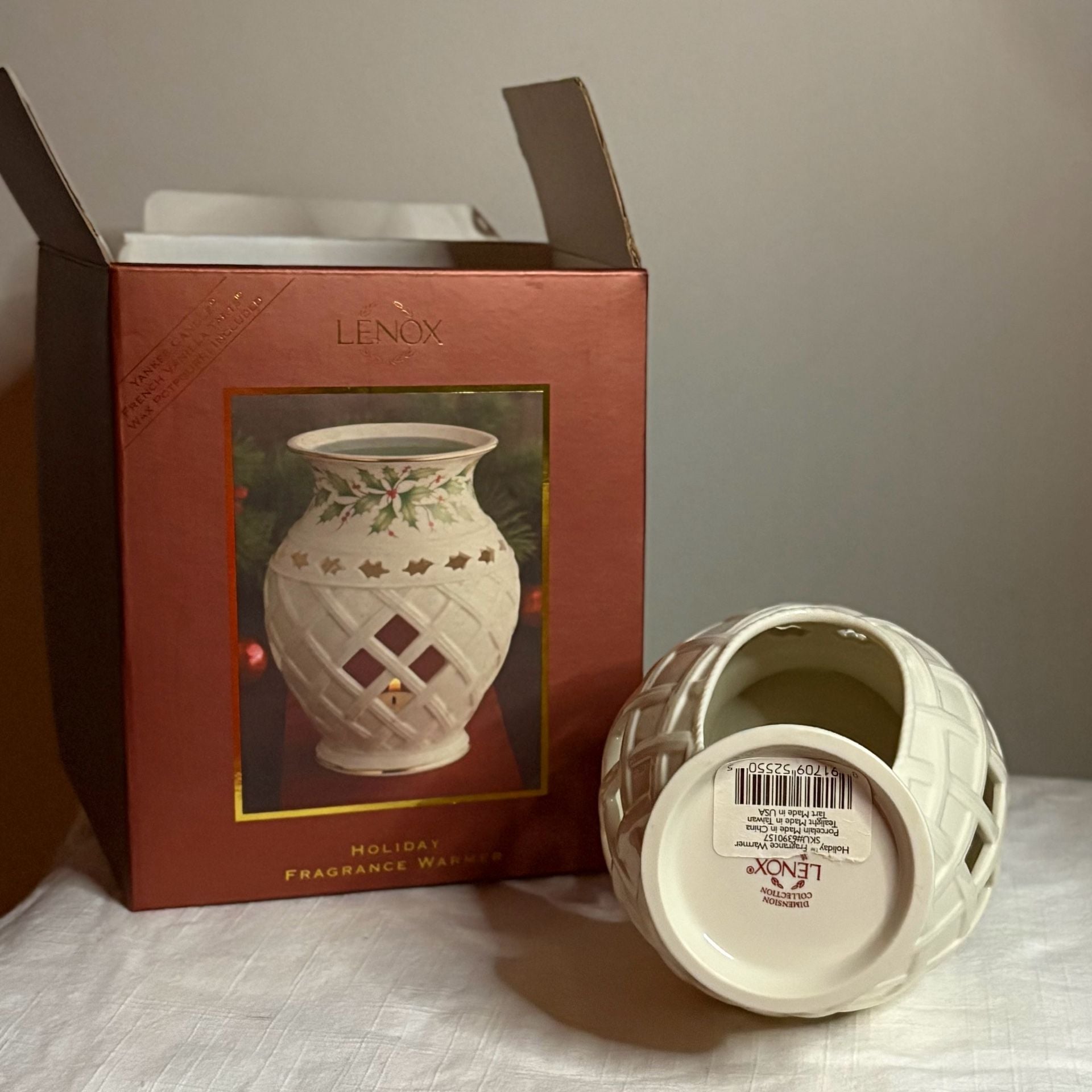 Lenox Holiday Collection Porcelain Fragrance Warmer 5