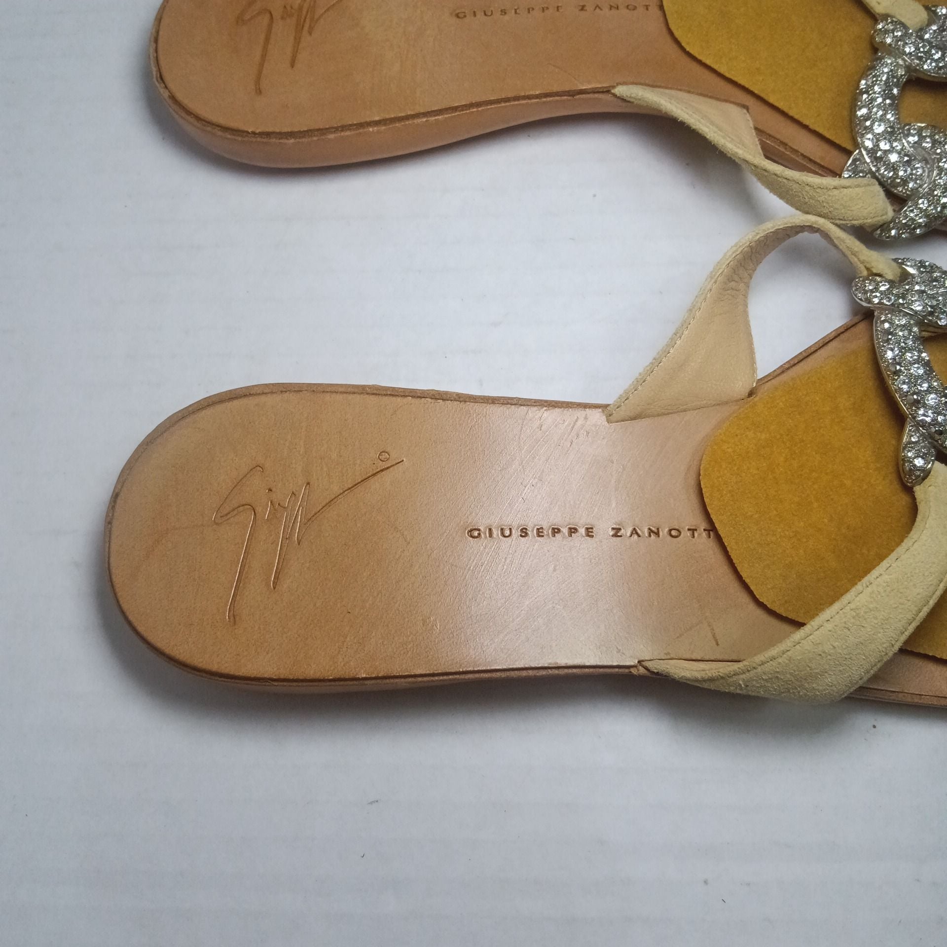 Giuseppe Zanotti Crystal Embellished Suede Thong Sandals Size 7.5B 5