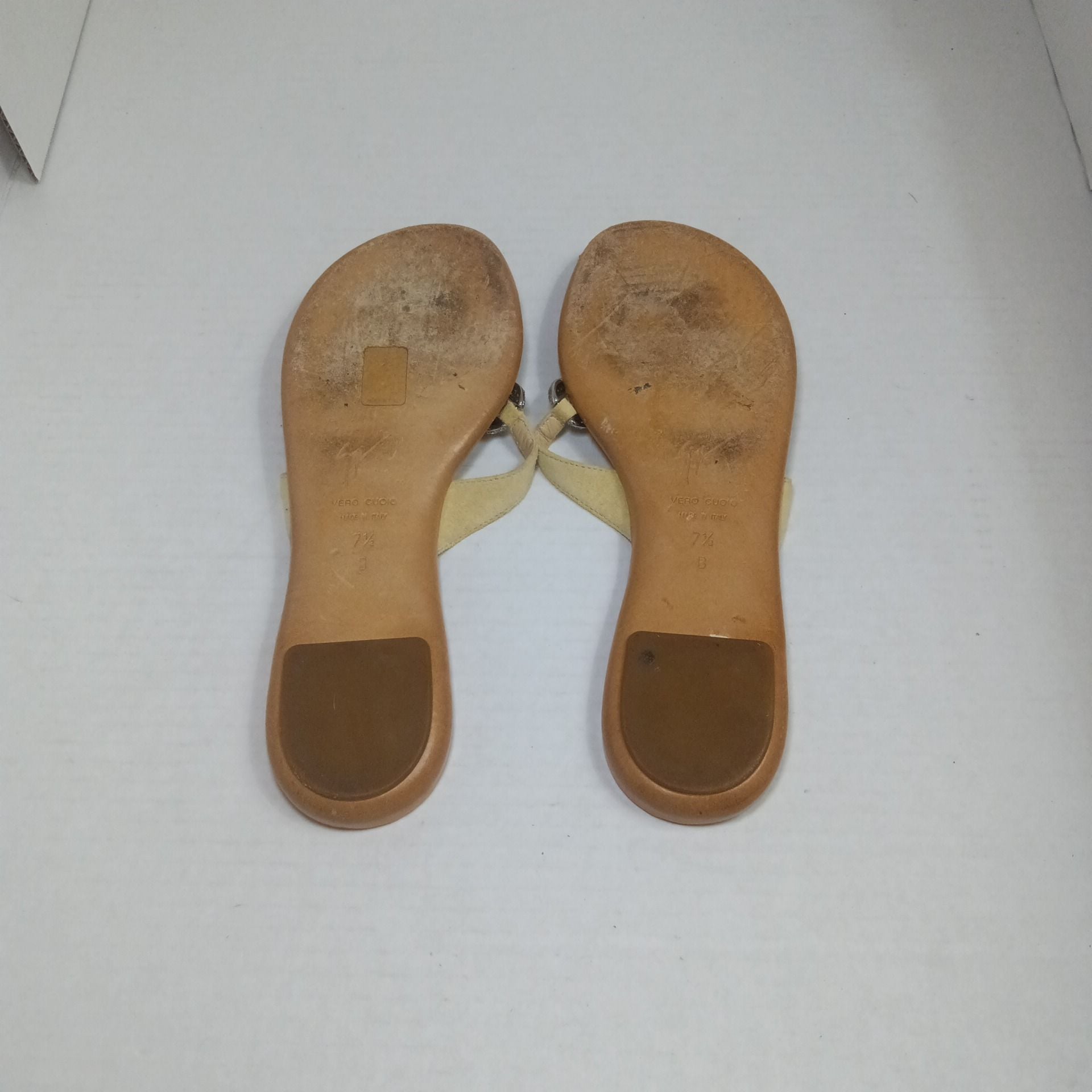 Giuseppe Zanotti Crystal Embellished Suede Thong Sandals Size 7.5B 6