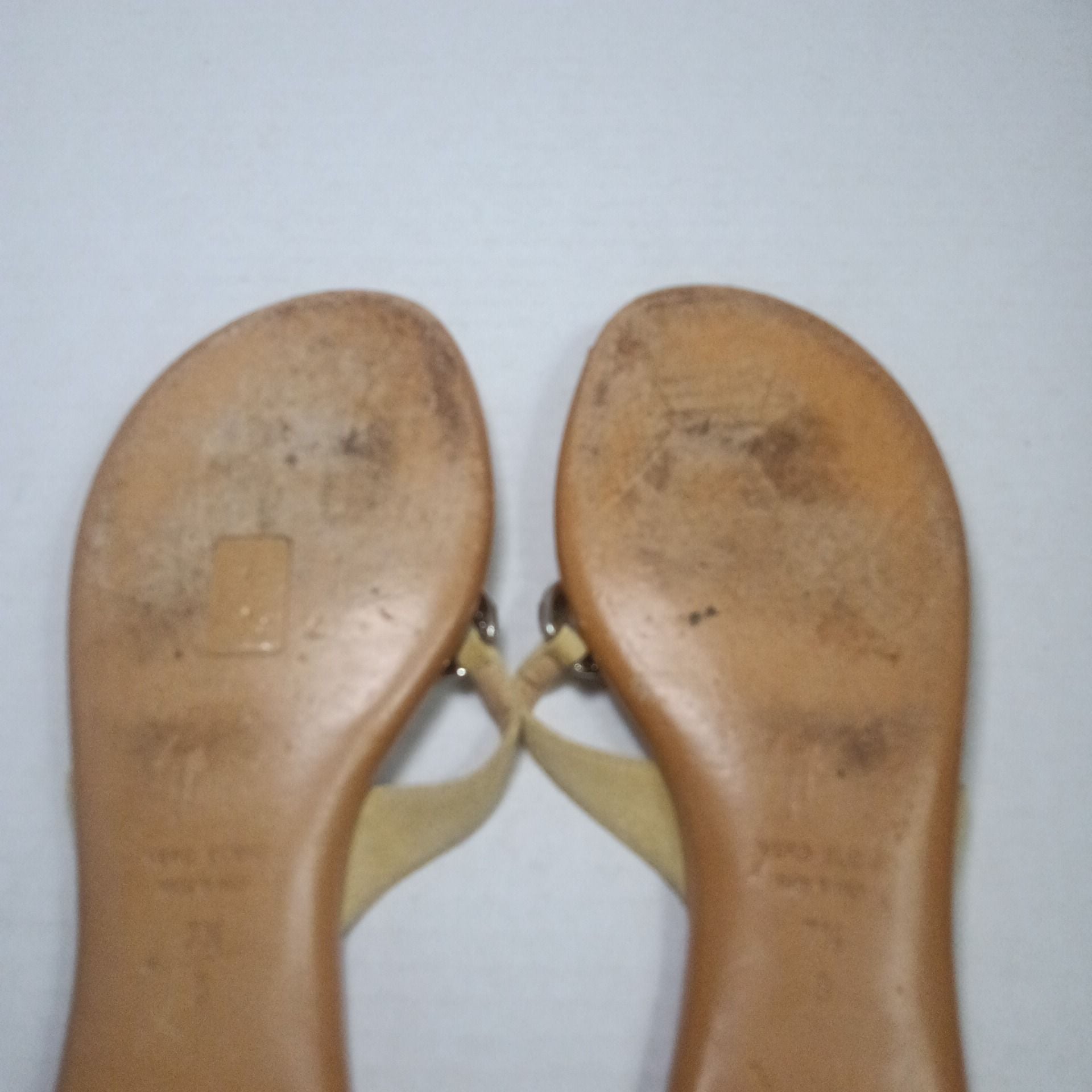 Giuseppe Zanotti Crystal Embellished Suede Thong Sandals Size 7.5B 7