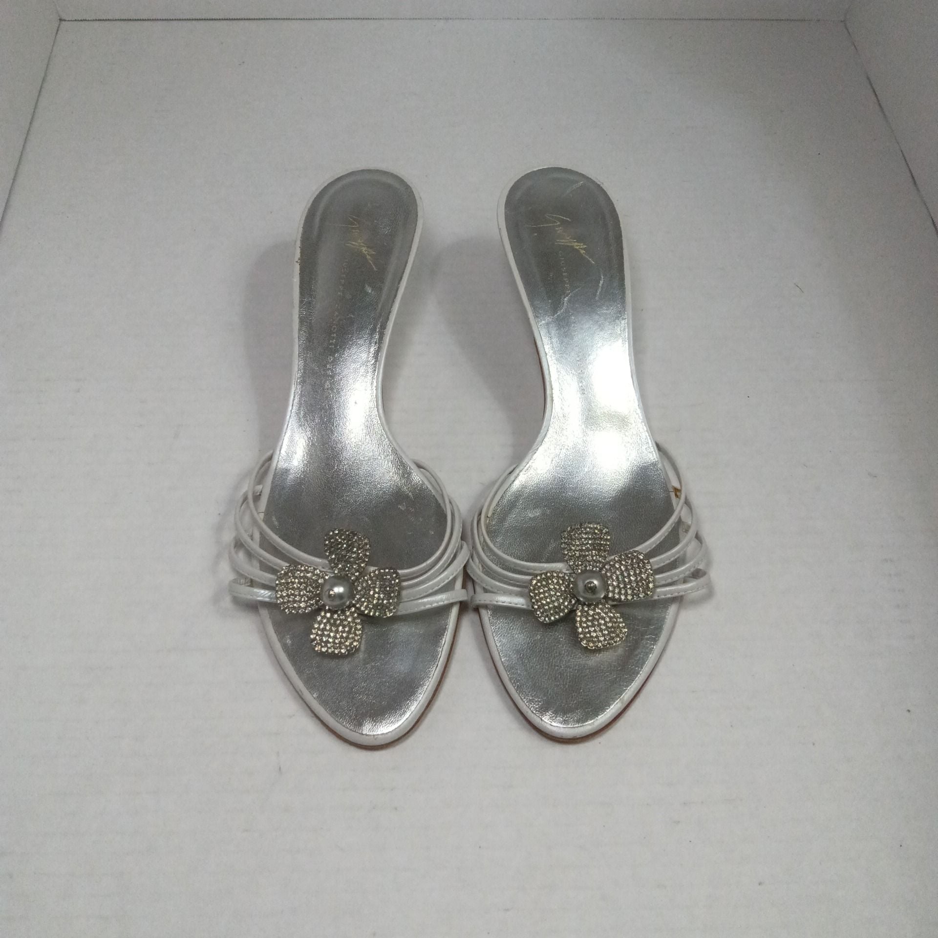 Vicini Giuseppe Zanotti Silver White Crystal Flower Kitten Heel Mules Size 7 AA 2