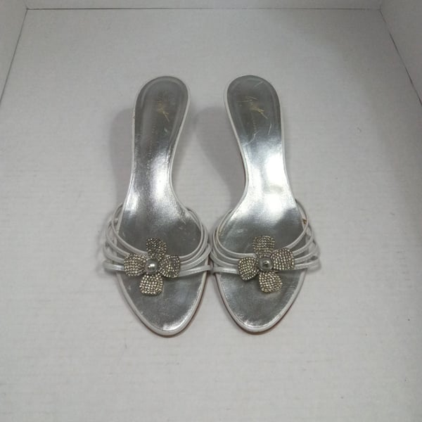 Vicini Giuseppe Zanotti Silver White Crystal Flower Kitten Heel Mules Size 7 AA