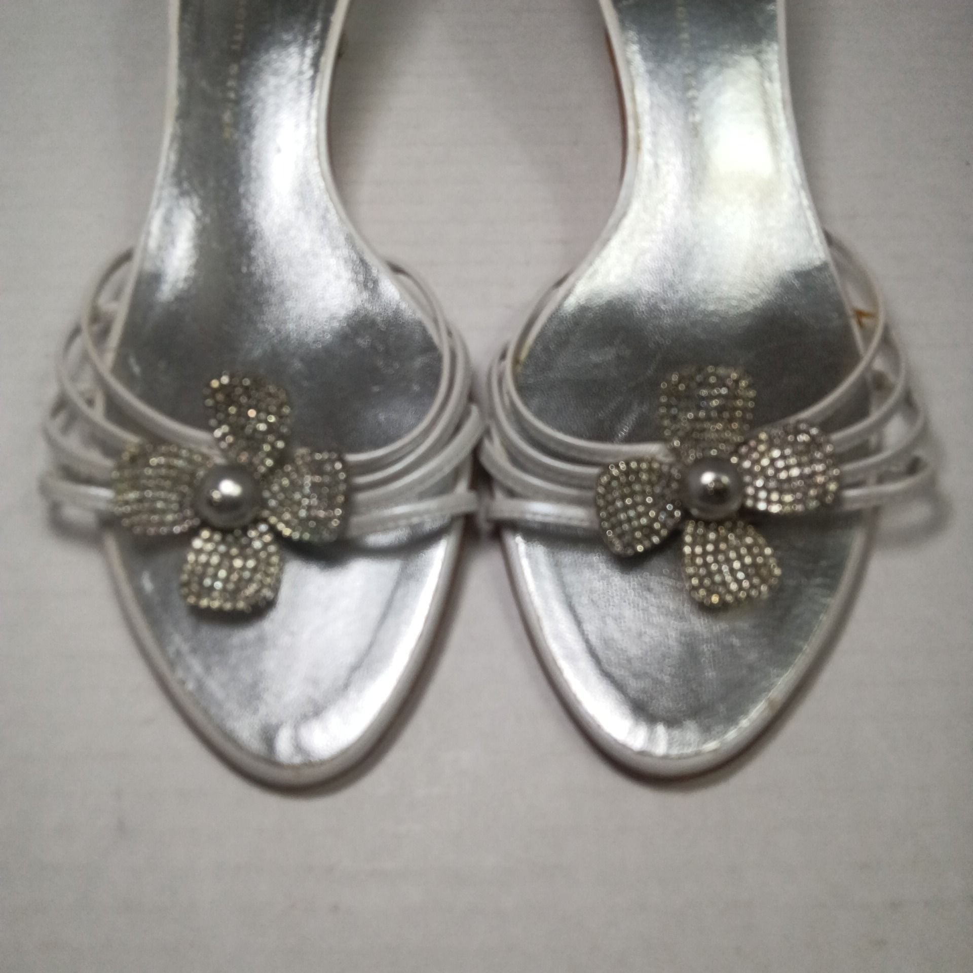 Vicini Giuseppe Zanotti Silver White Crystal Flower Kitten Heel Mules Size 7 AA 3