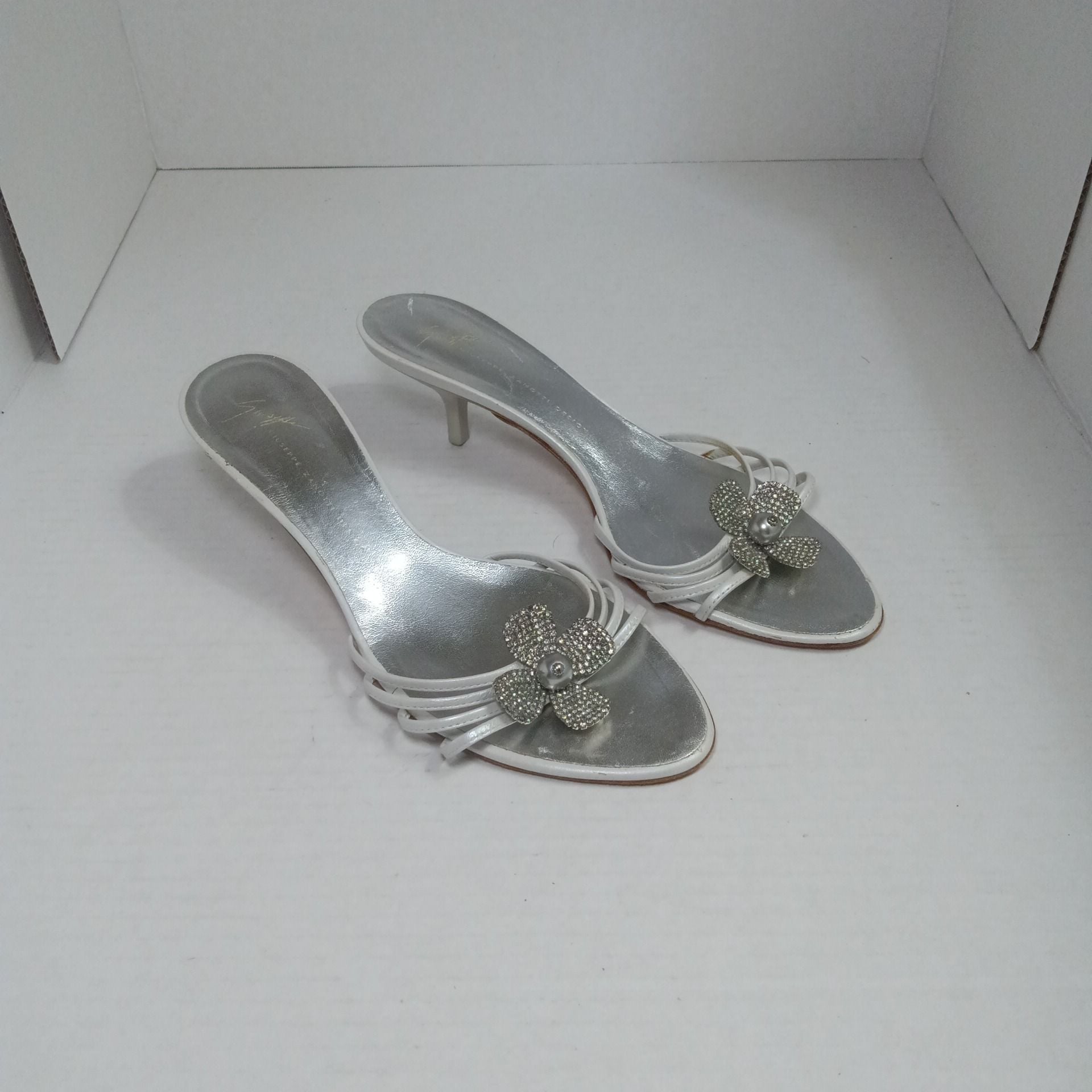 Vicini Giuseppe Zanotti Silver White Crystal Flower Kitten Heel Mules Size 7 AA 4