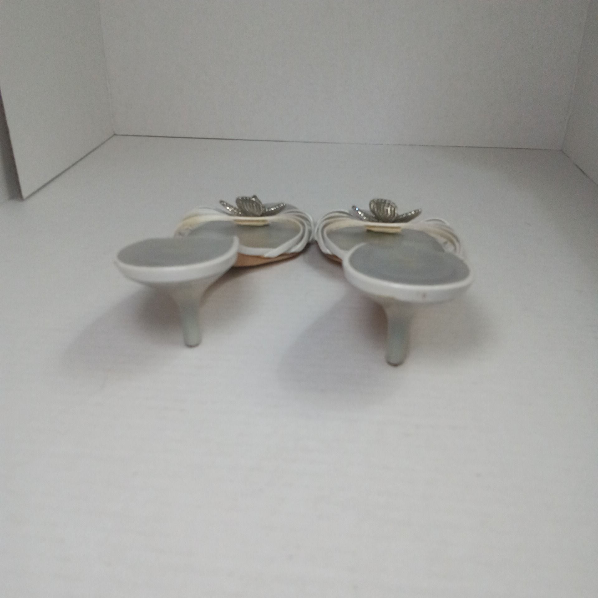 Vicini Giuseppe Zanotti Silver White Crystal Flower Kitten Heel Mules Size 7 AA 5