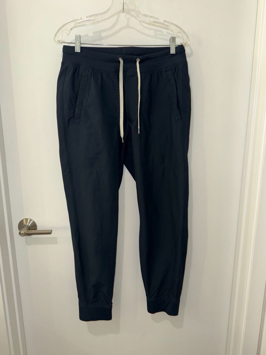 Vuori The Rise The Shine Joggers Size Medium 2