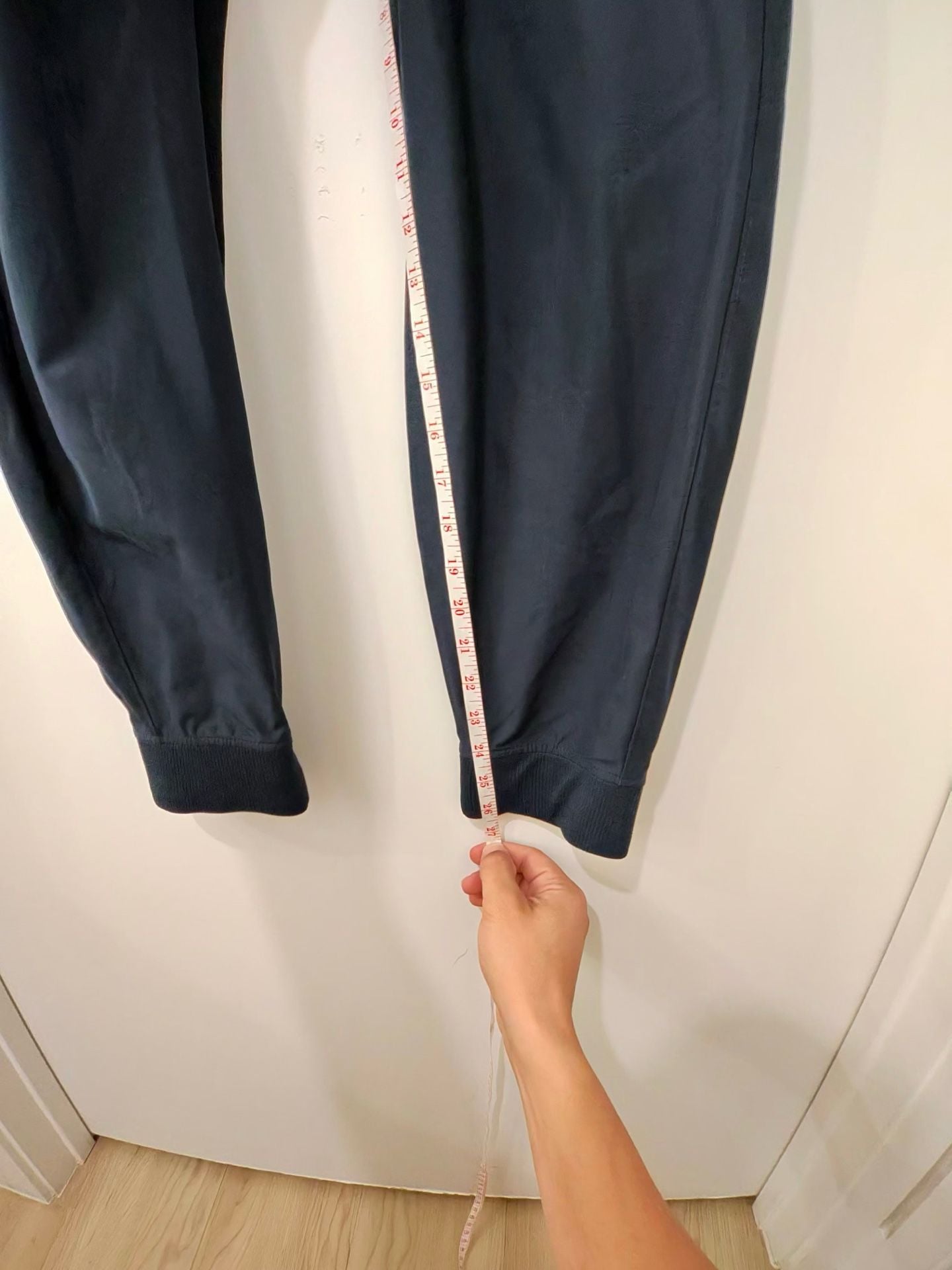 Vuori The Rise The Shine Joggers Size Medium 9