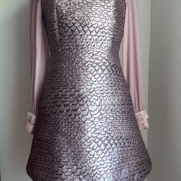 Stunning Like New Burryco Blush Pink Metallic Scale Jacquard Mini Dress Small
