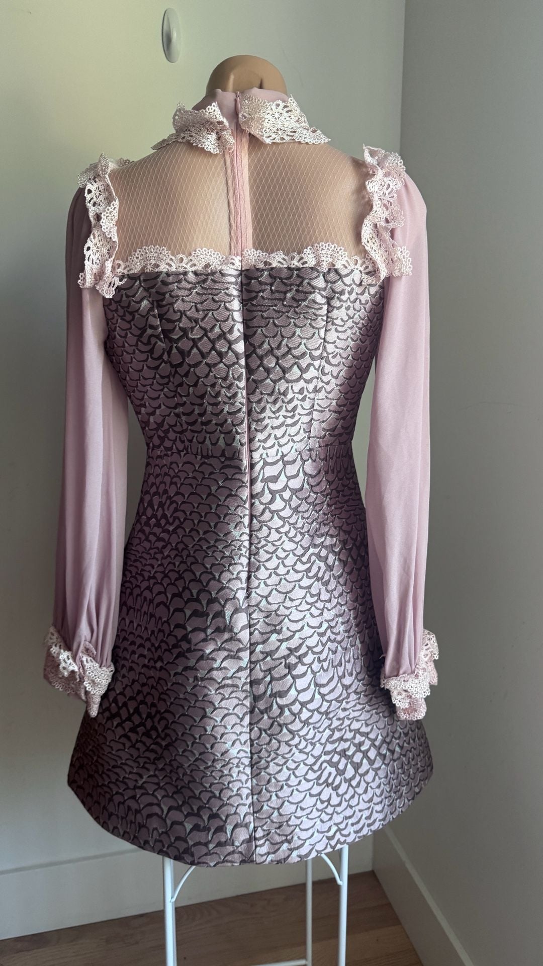 Stunning Like New Burryco Blush Pink Metallic Scale Jacquard Mini Dress Small 3