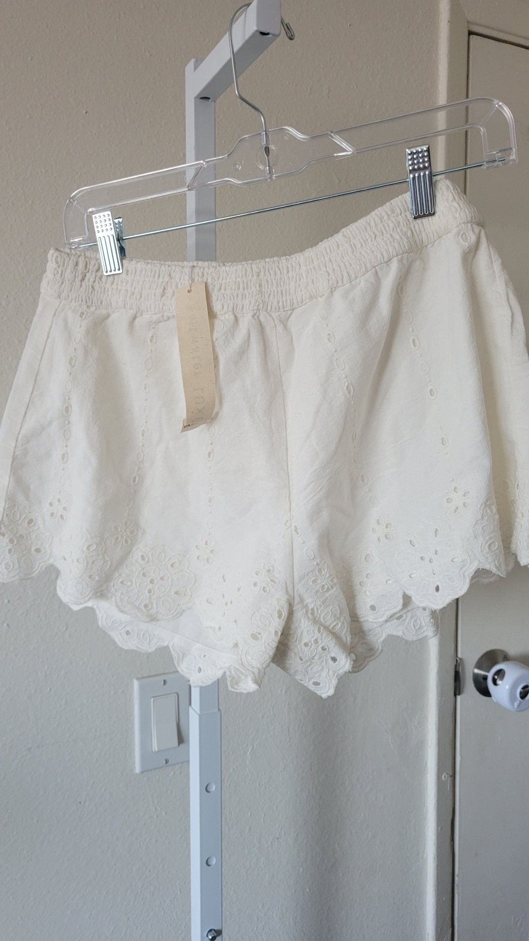 Saltwater Luxe White Eyelet Embroidered Shorts Size S 3