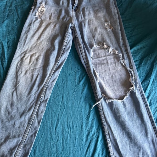 Vibrant M.I.U. Distressed Straight Leg Jeans Size 7 (W27)