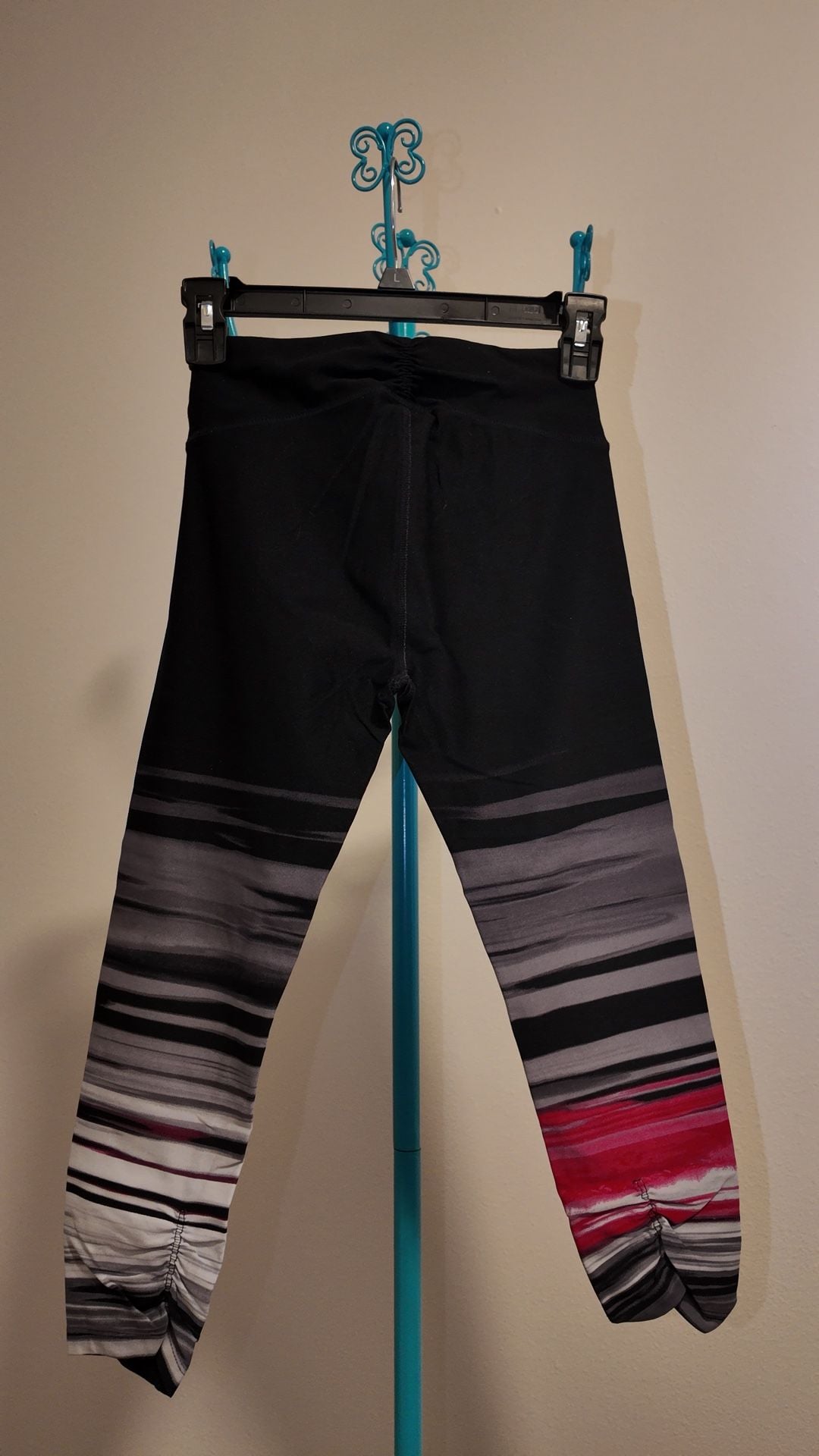 Calvin Klein Performance Women's Graphic Ruched cropped Leggings – Black Multi / Size XS 5