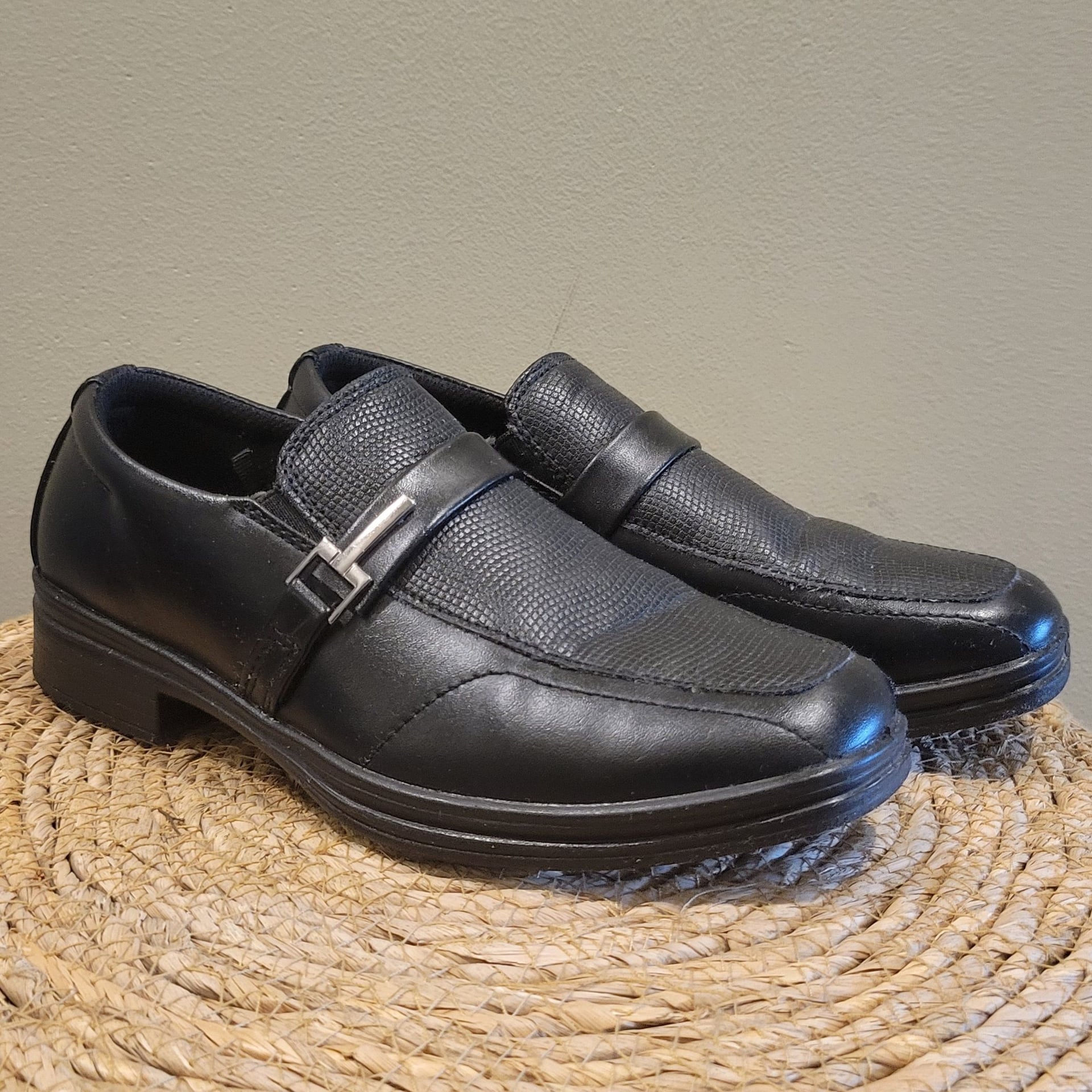 Deer Stags Bold Boys Black Loafers Size 2M 10