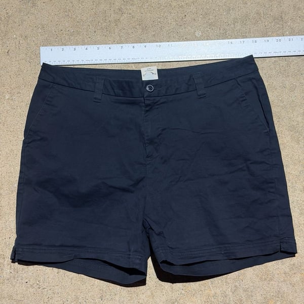 Magellan Outdoors Black Cotton Blend Shorts Size 16