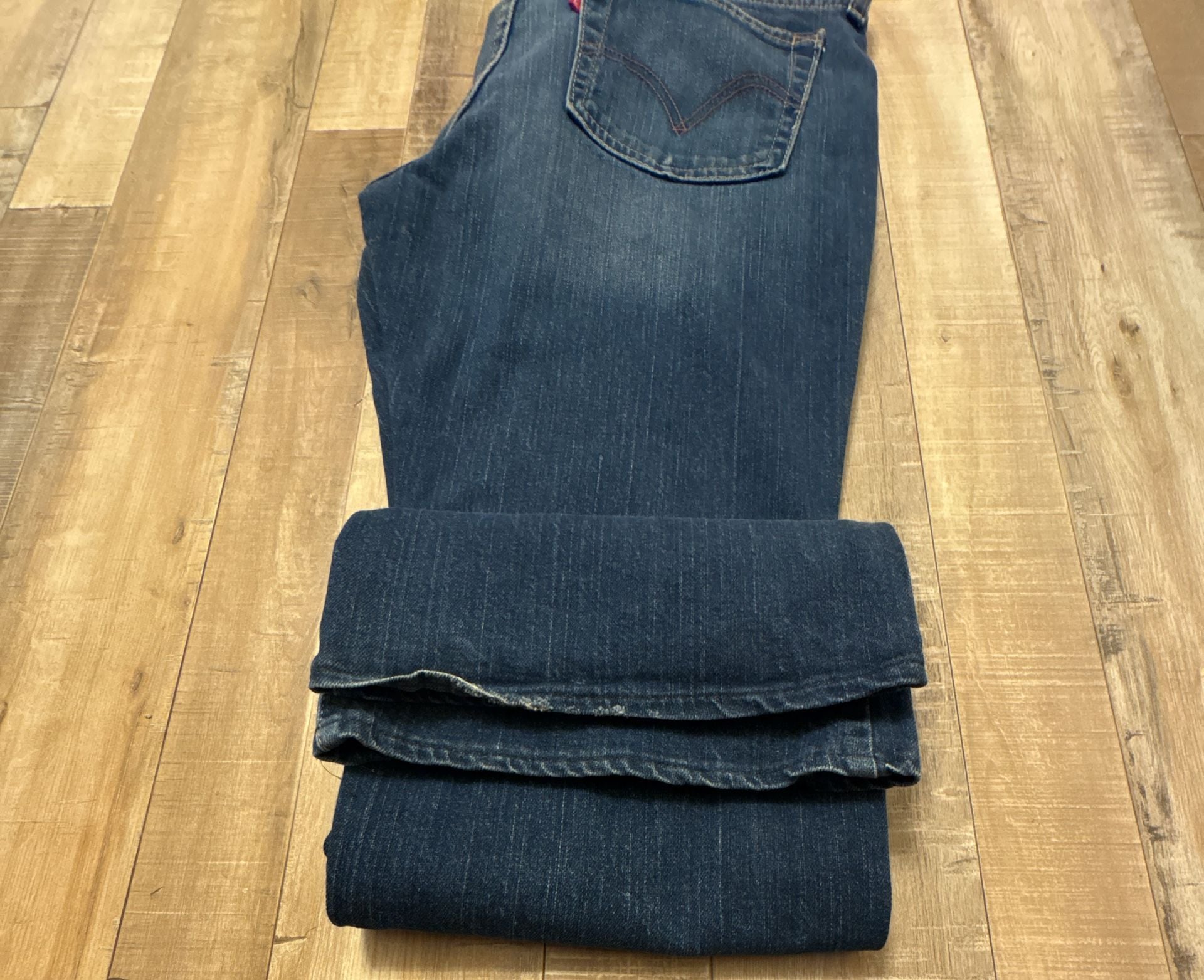 Levi's 518 Superlow Boot Cut Jeans Size 13 M
31x32 7