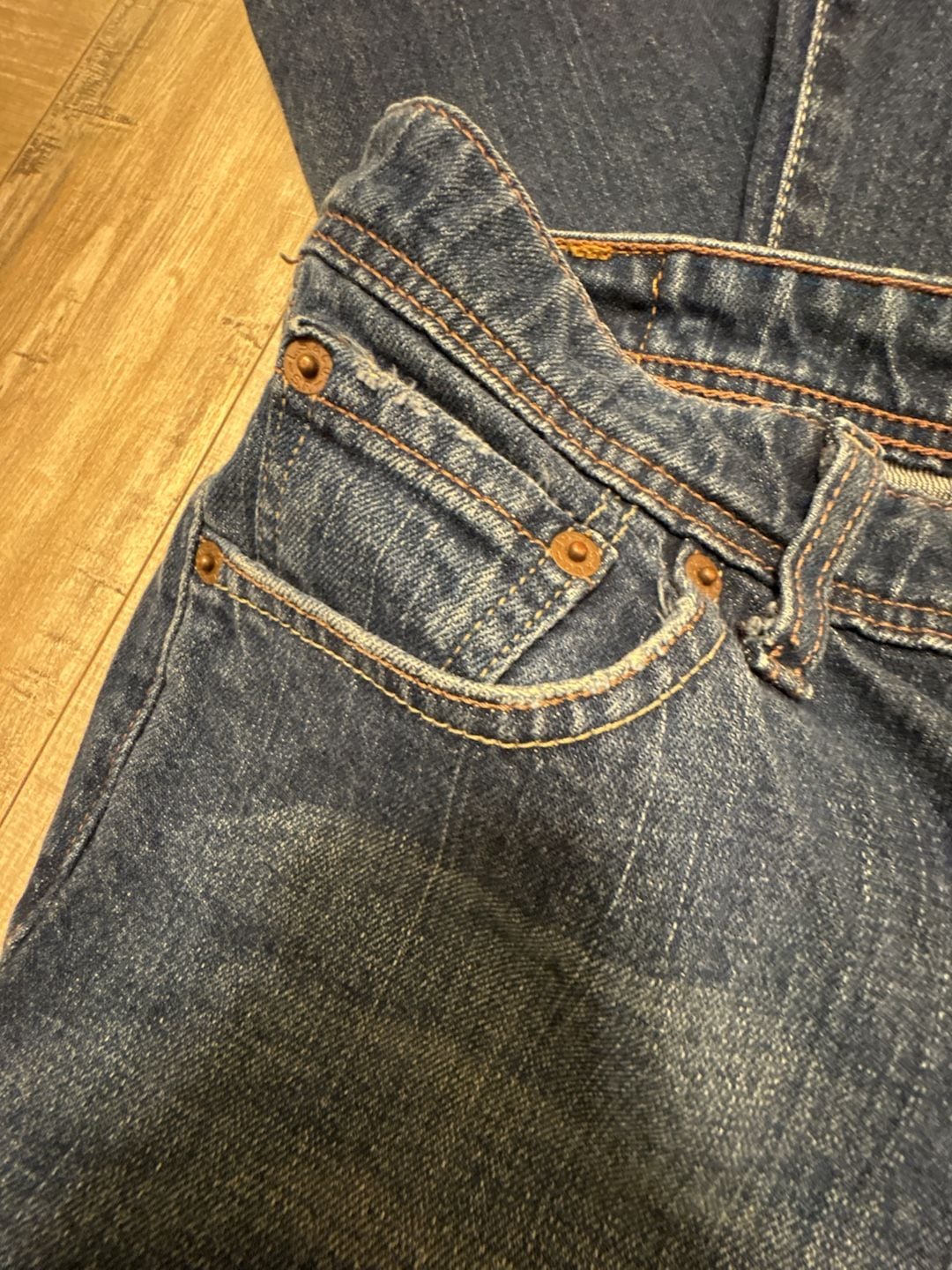 Levi's 518 Superlow Boot Cut Jeans Size 13 M
31x32 11