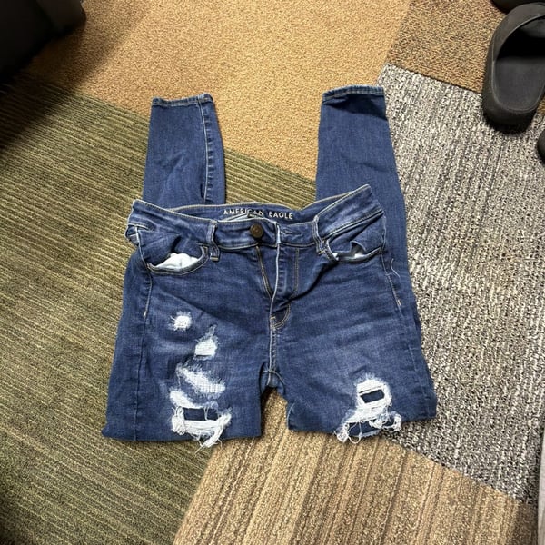 American Eagle Next Level Stretch Distressed Skinny Jeans Size 8 Short