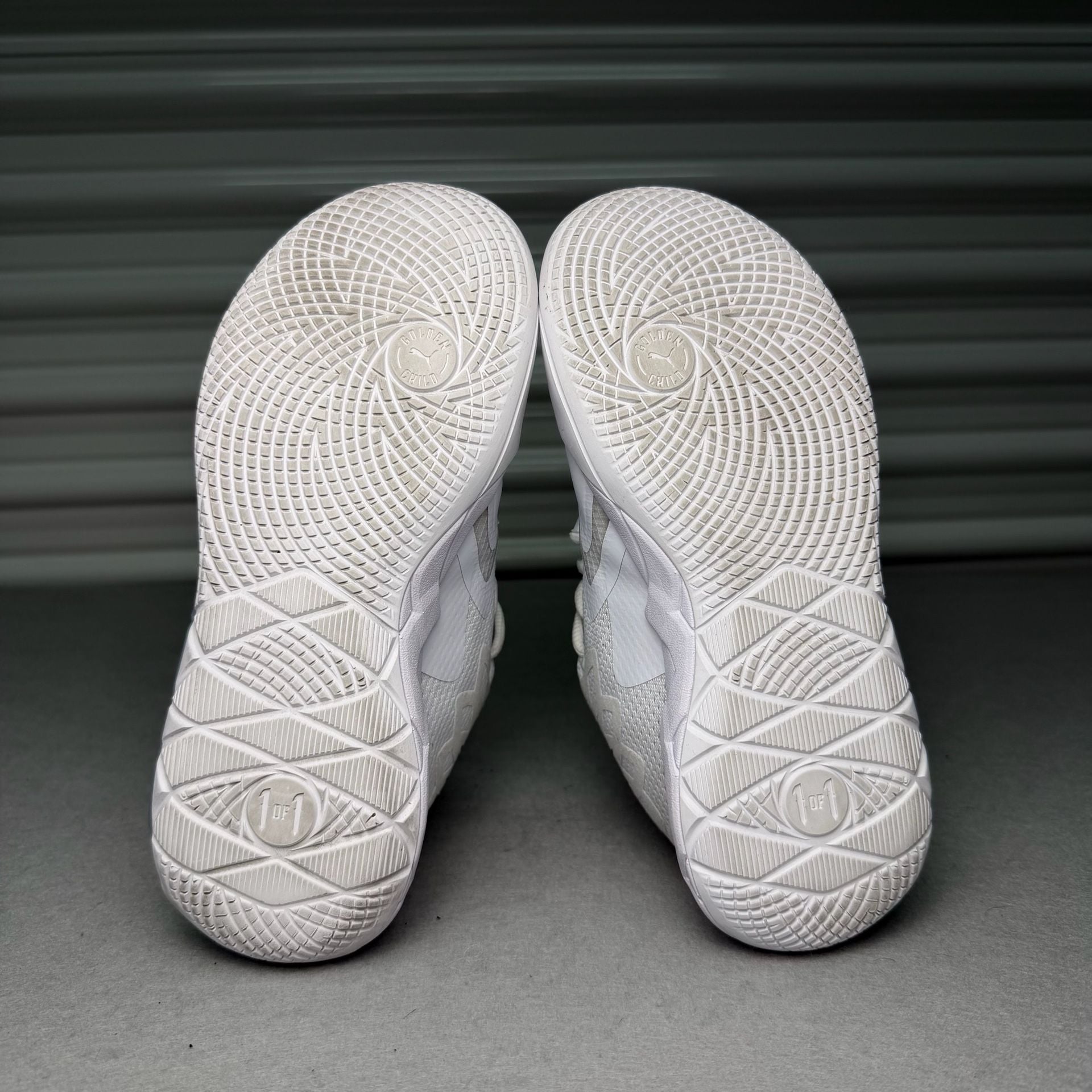 Puma MB.01 Lo JR Kids Basketball Shoes Size 6Y White Silver 377368-04 9
