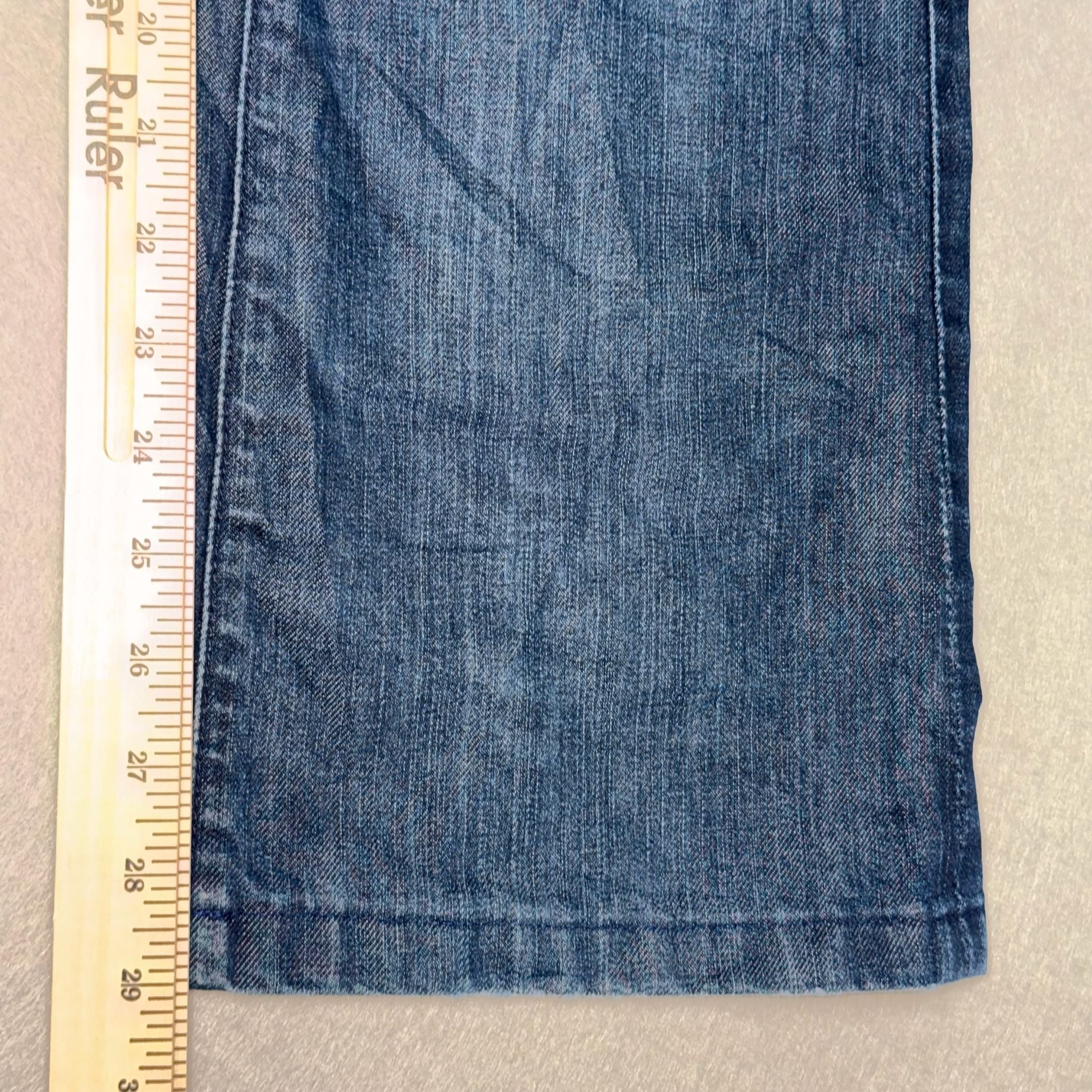 7 For All Mankind Bootcut Jeans Womens Size
29 Medium Wash Bootcut Low Rise Y2K Vintage 9