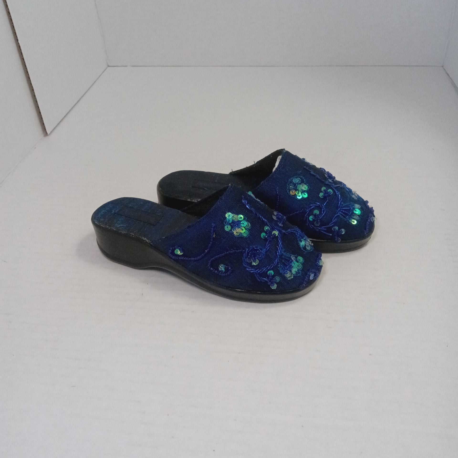 April Cornell Beaded Sequin Blue Mule Slides Size 11 Kids 4
