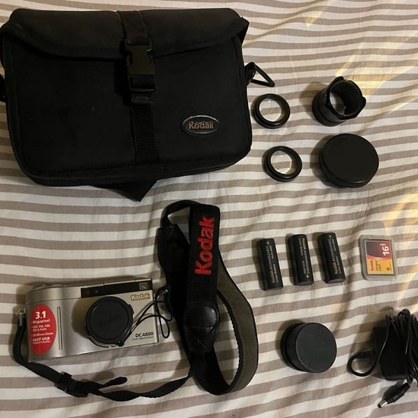Kodak DC4800 Zoom Digital Camera Bundle with Accessories