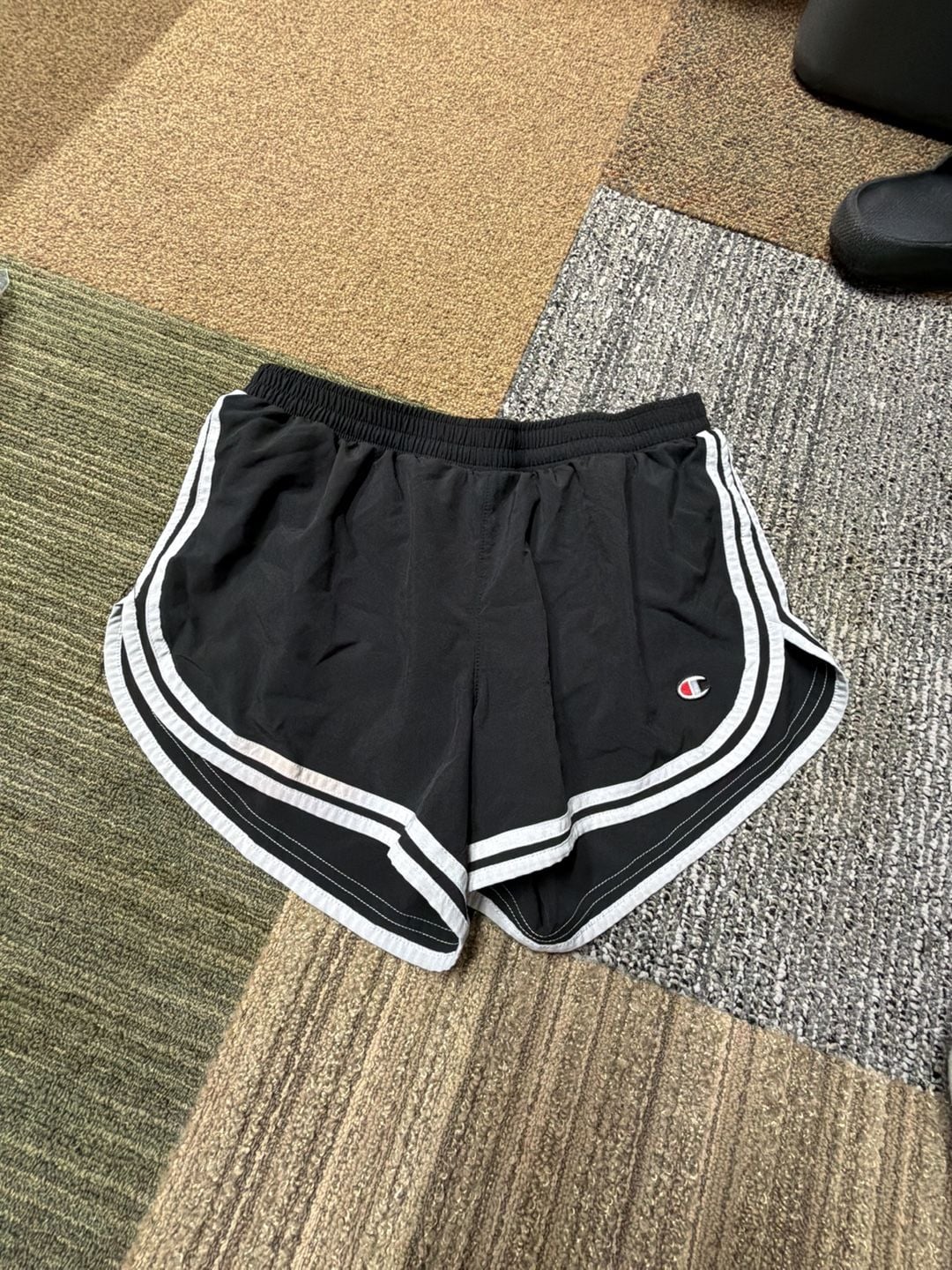 Champion Authentic Athleticwear Women's Black Dolphin Hem Running Shorts Size M 1