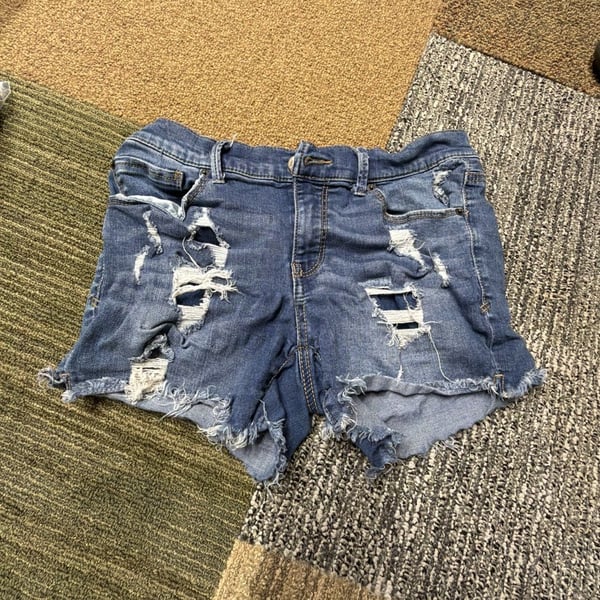 Mudd Flxstretch Low-Rise Midi Distressed Denim Shorts Size 9