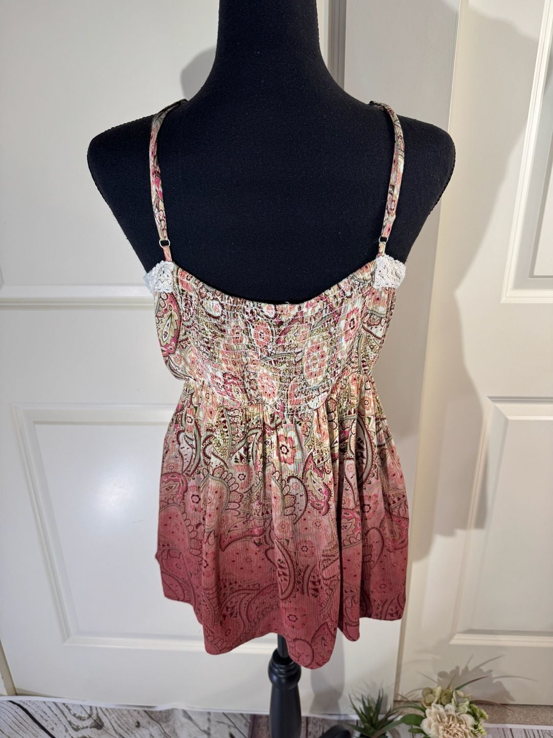 gimmicks by BKE Boho Paisley Halter Top Medium 3