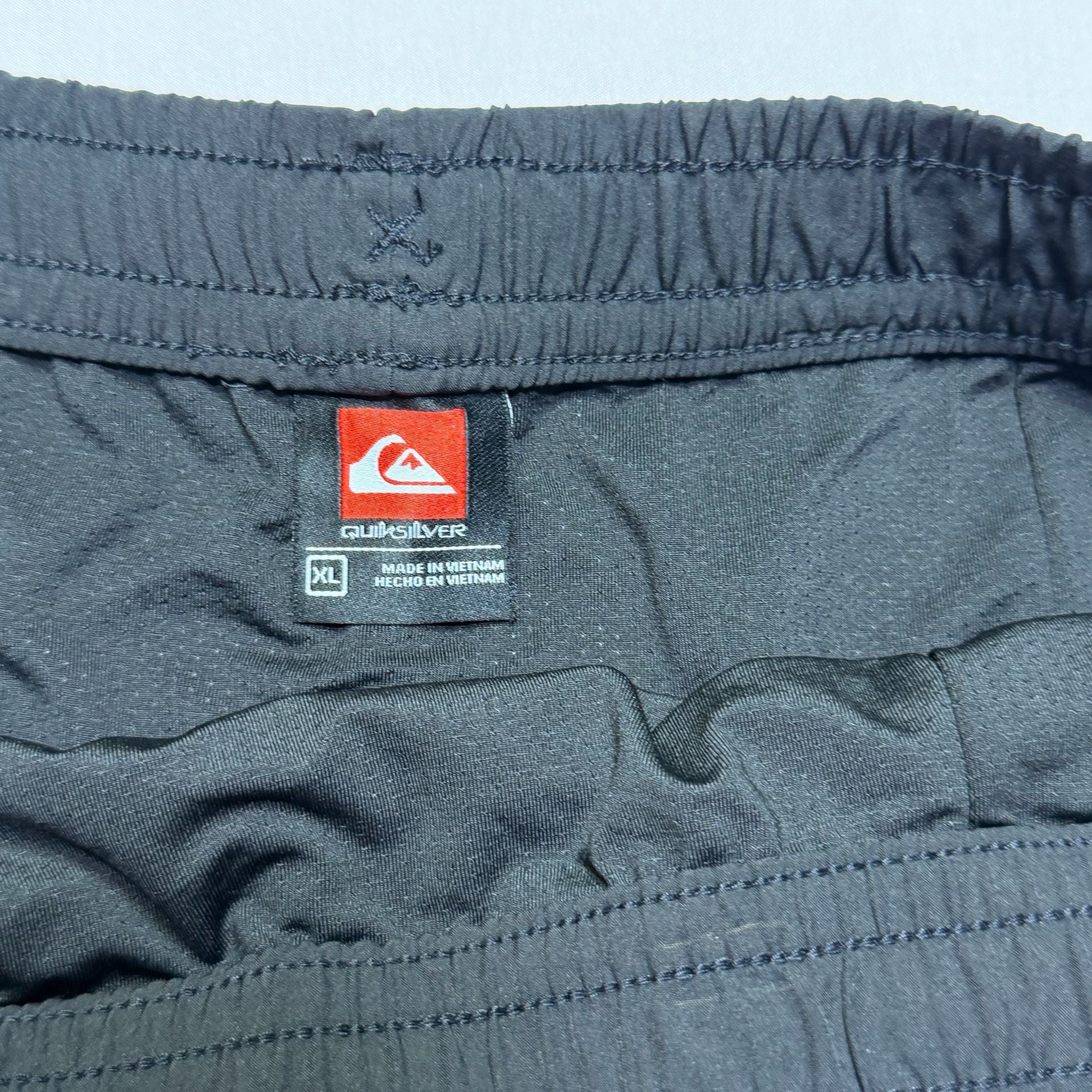 Quiksilver Men's Swim Trunk XL Black Patterned 8