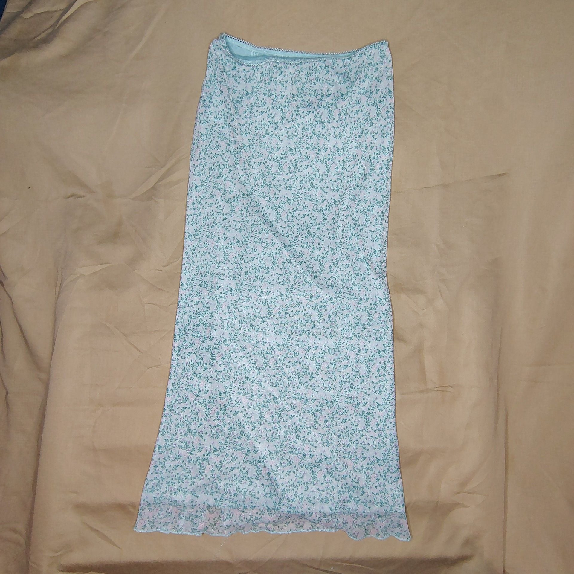 Rewind Coquette, boho, Y2K/90's inspired Ditsy Floral Mesh Midi Skirt Size XS 8
