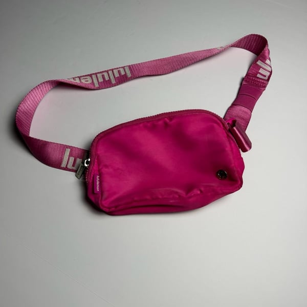 Lululemon Everywhere Belt Bag Pink