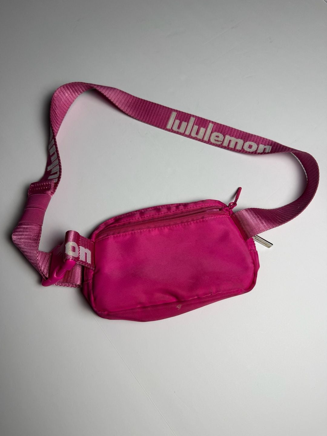Lululemon Everywhere Belt Bag Pink 3