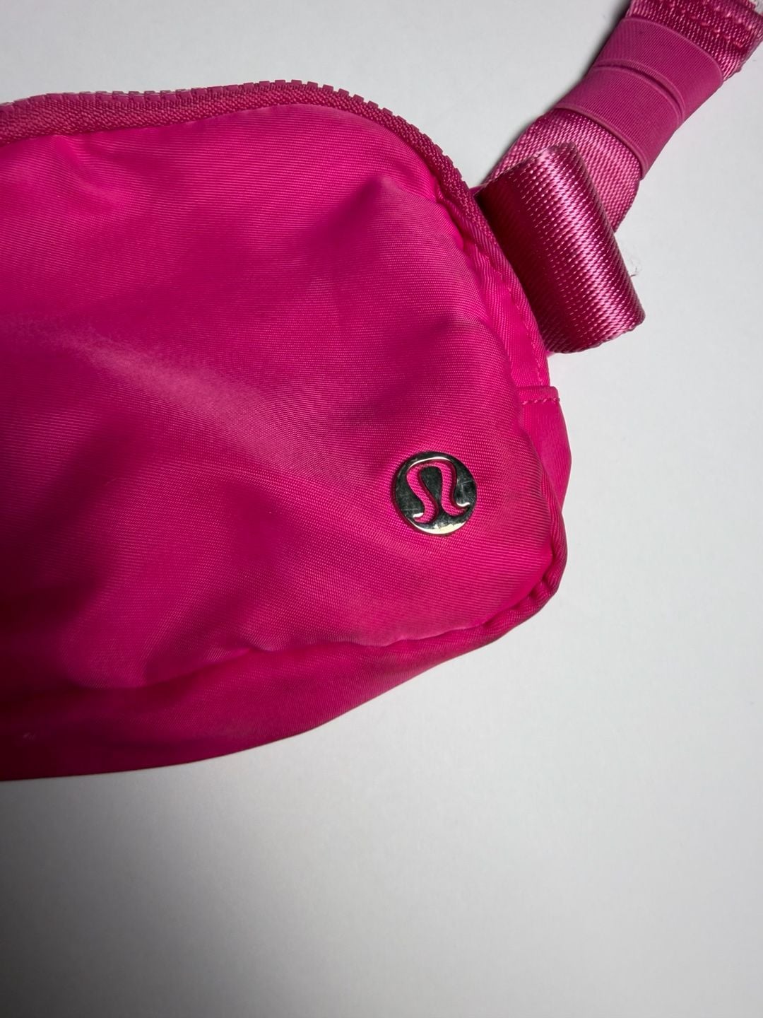 Lululemon Everywhere Belt Bag Pink 4