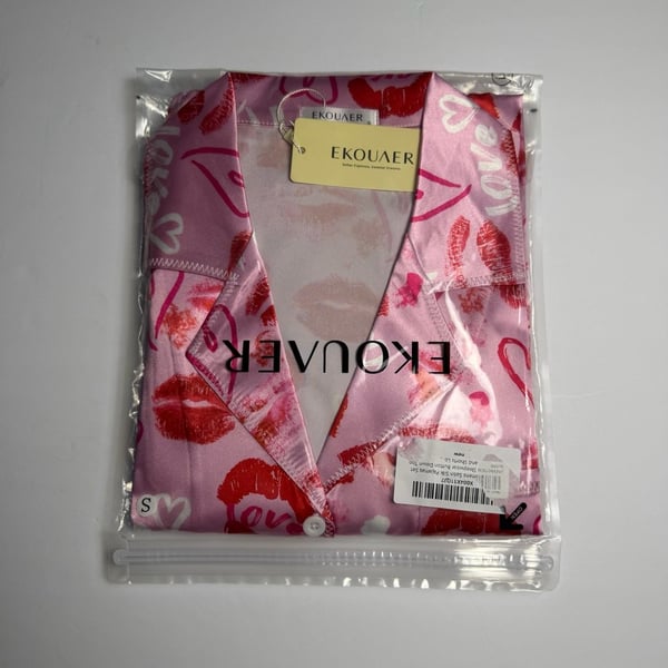 Ekouaer Women's Satin Pajama Set Size S Lips Hearts Print