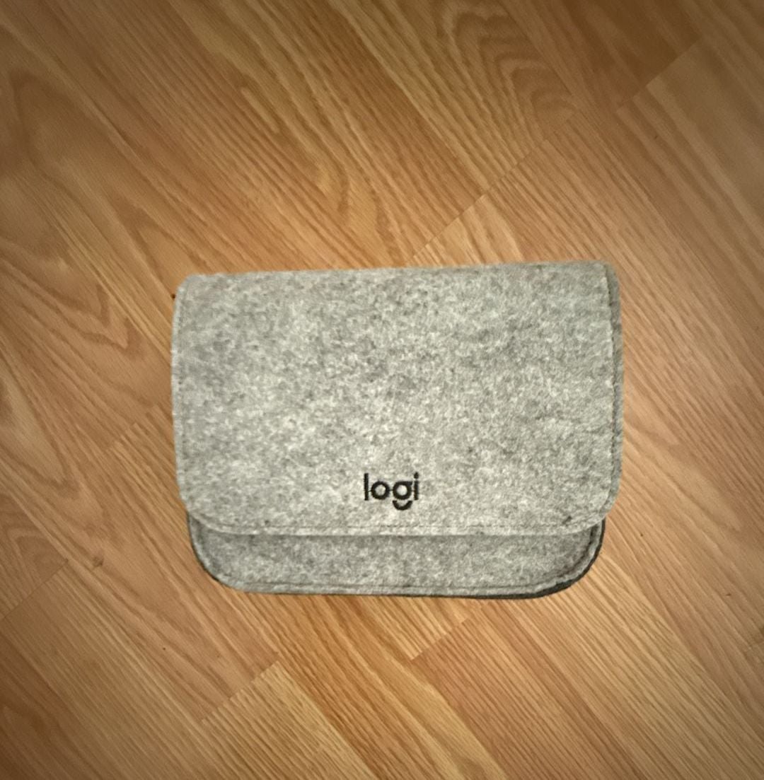 Logitech Logi Felt Carrying Case for MX Master Mouse 1