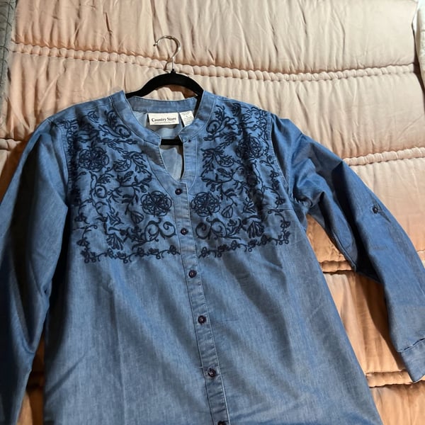 Country Store Embroidered Chambray Tunic Shirt Size L