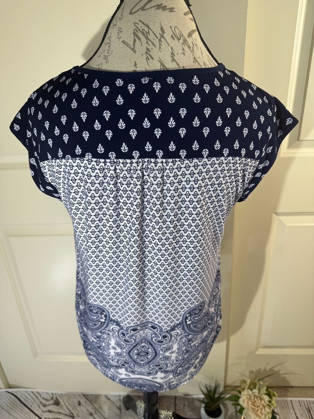 Roz & Ali Sleeveless Paisley Print Blouse Size S 3