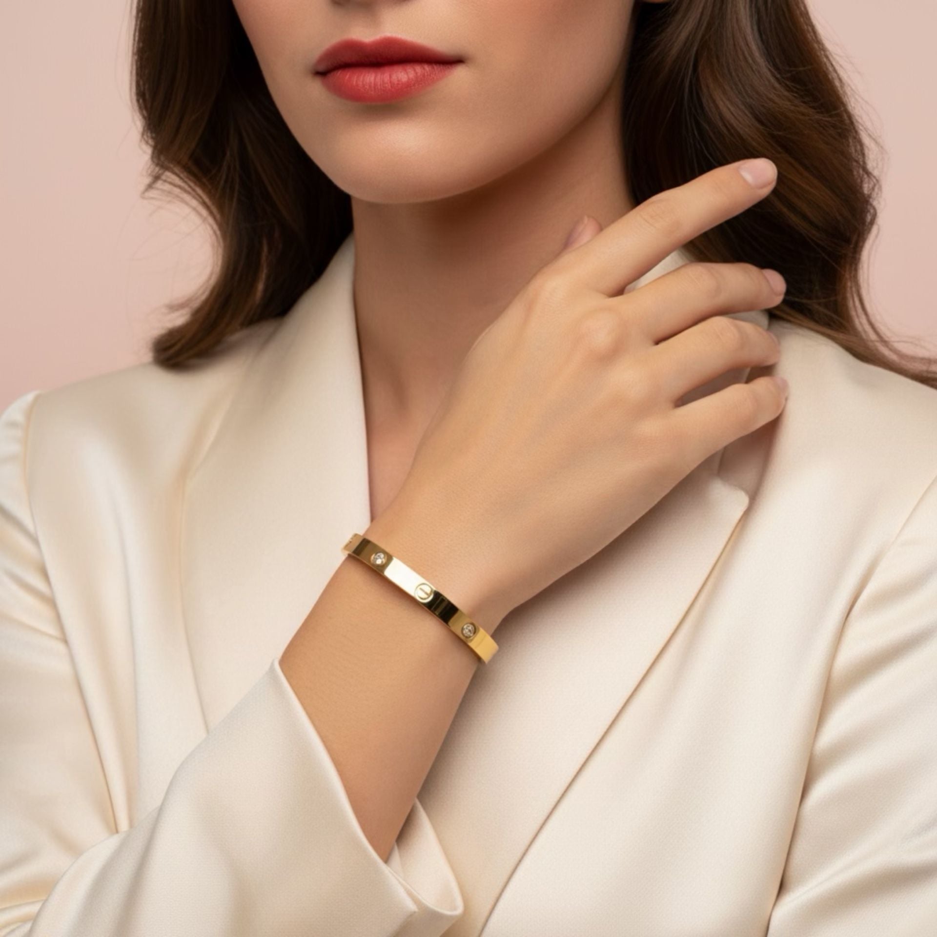 Trendy Fashion bangle with screw motif and 4 zircon stones. 3
