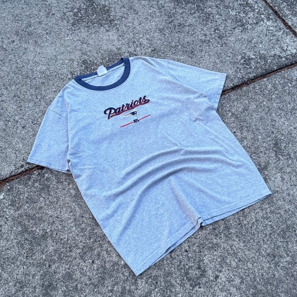 Vintage NFL New England Patriots Embroidered Logo Ringer T-Shirt Gray