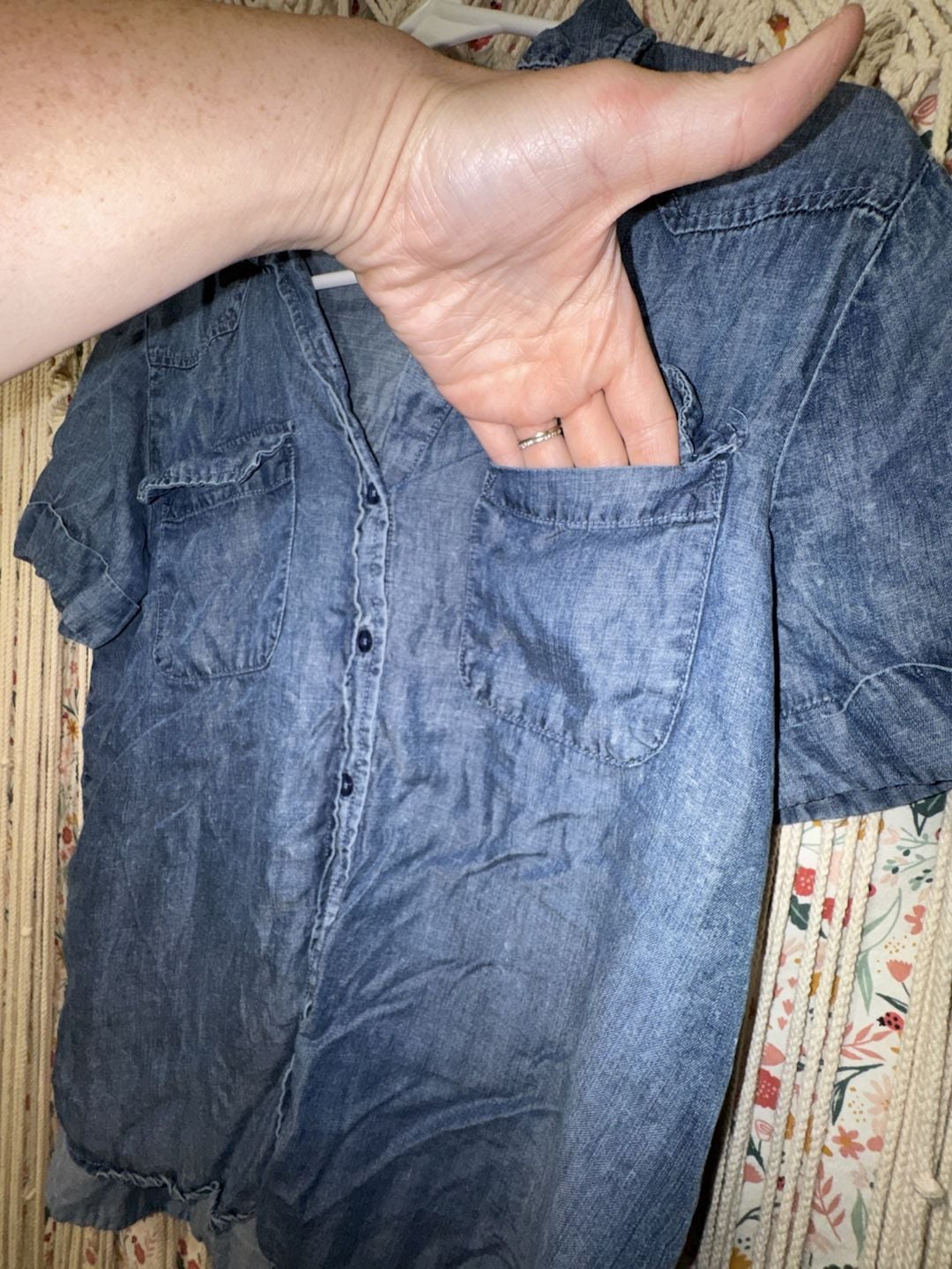 Chambray Button Front Shirt Womens Small Lightweight Denim Look Coastal Casual Top 3