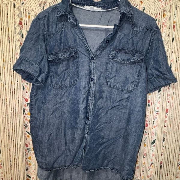 Chambray Button Front Shirt Womens Small Lightweight Denim Look Coastal Casual Top