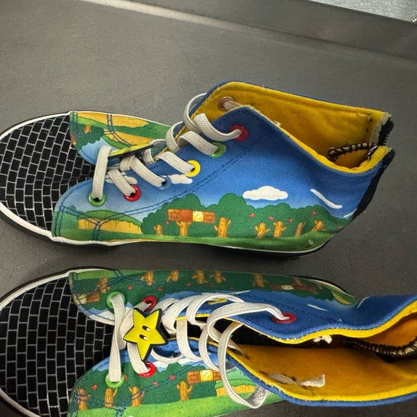 Super Mario Luigi High Top Canvas Sneakers Kids Size 3
