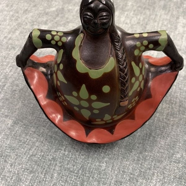 Chulucanas Peru Pottery Woman Dancing Figurine 9 inches
