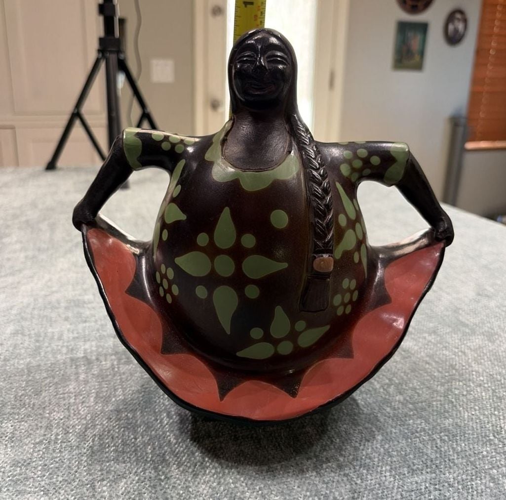Chulucanas Peru Pottery Woman Dancing Figurine 9 inches 2