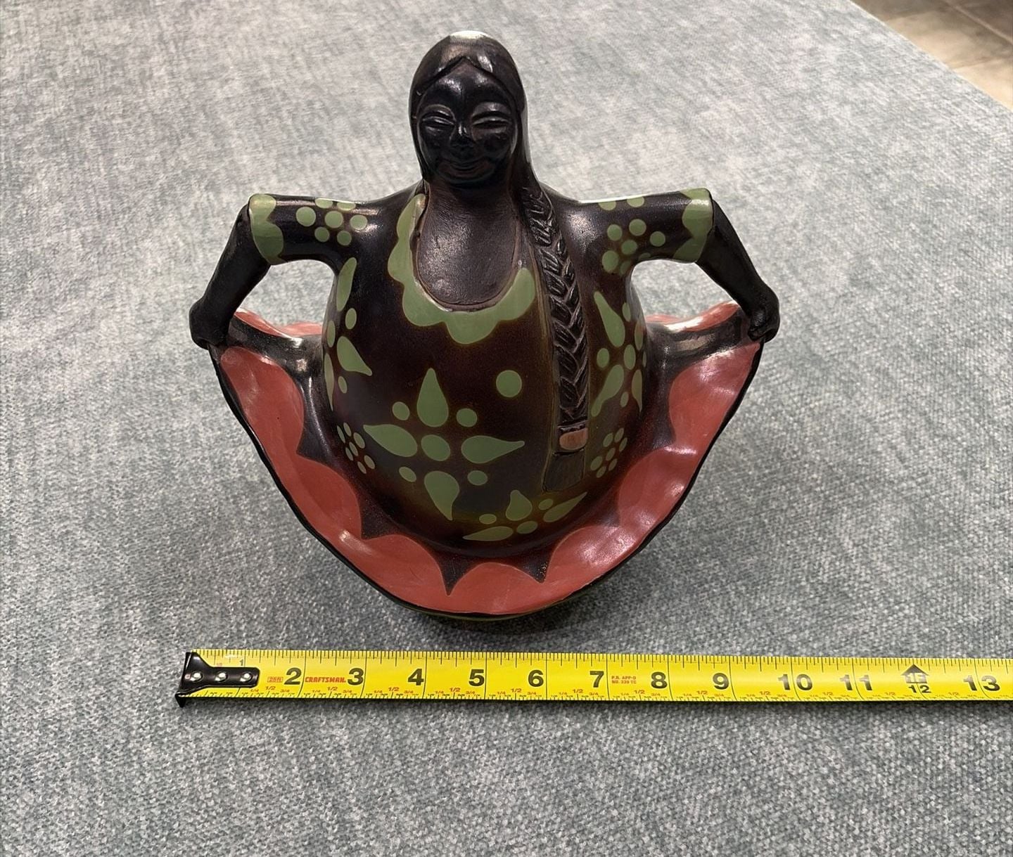 Chulucanas Peru Pottery Woman Dancing Figurine 9 inches 3