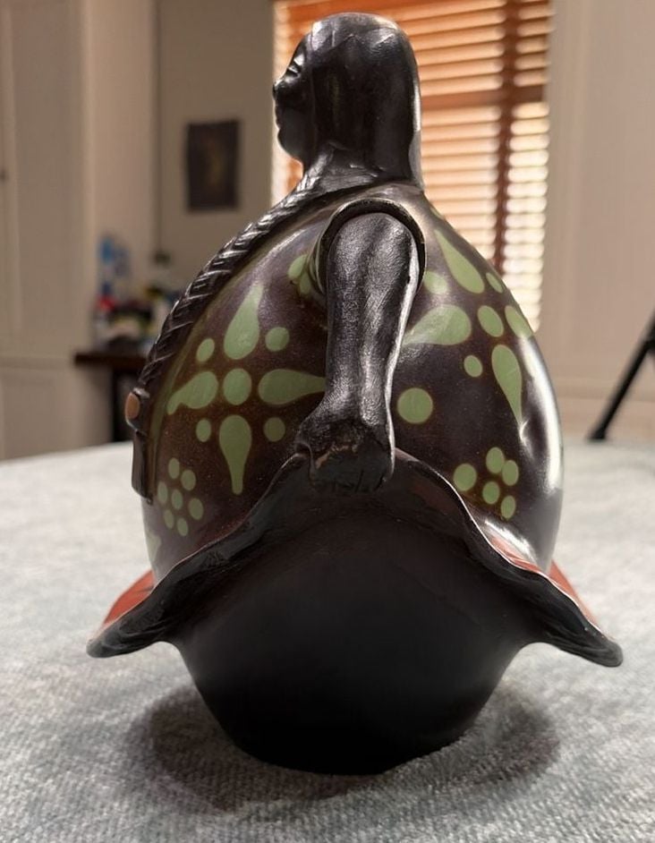 Chulucanas Peru Pottery Woman Dancing Figurine 9 inches 4