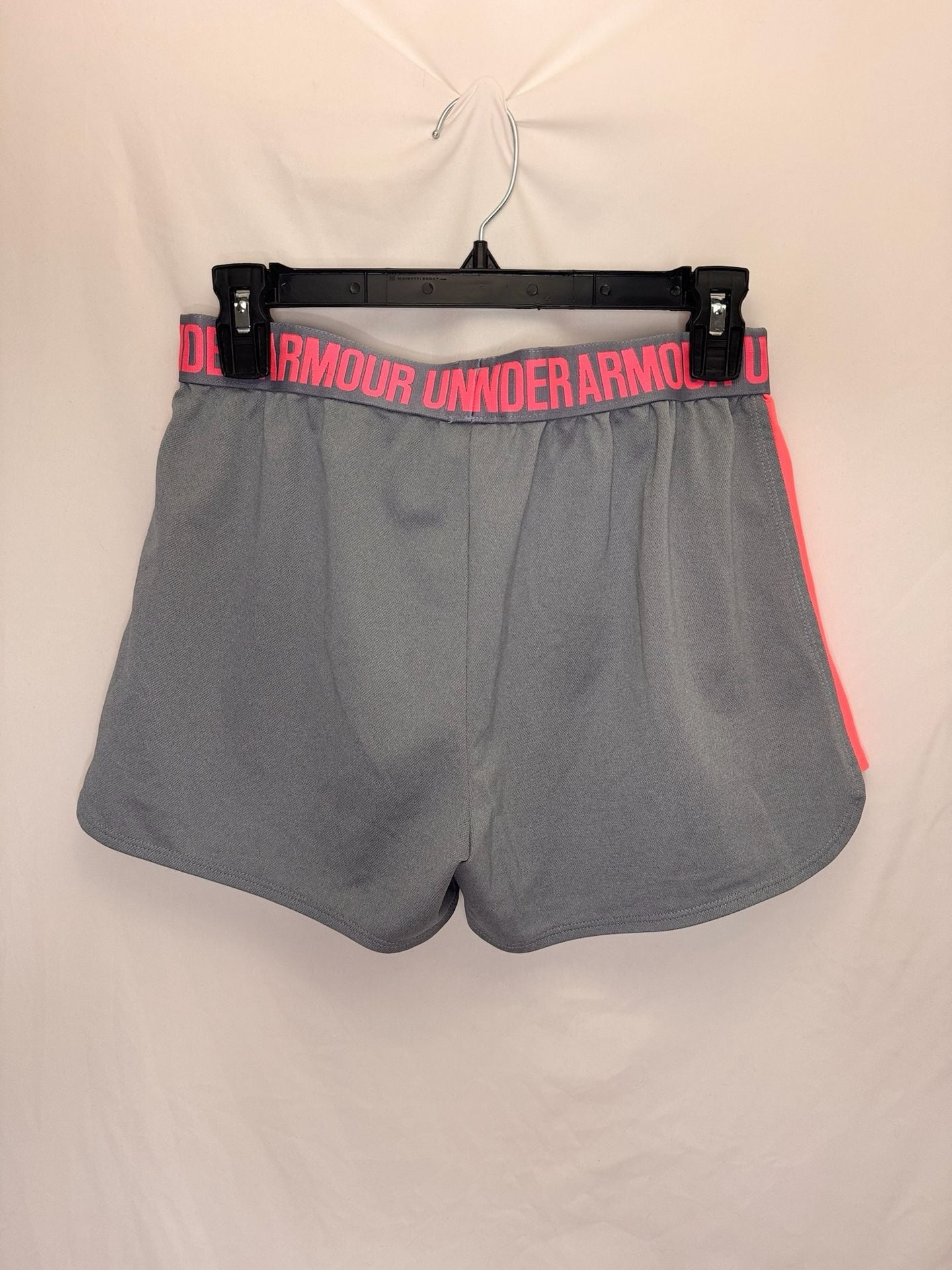 Under Armour HeatGear Play Up Shorts Size Small
Workout. Run. 4