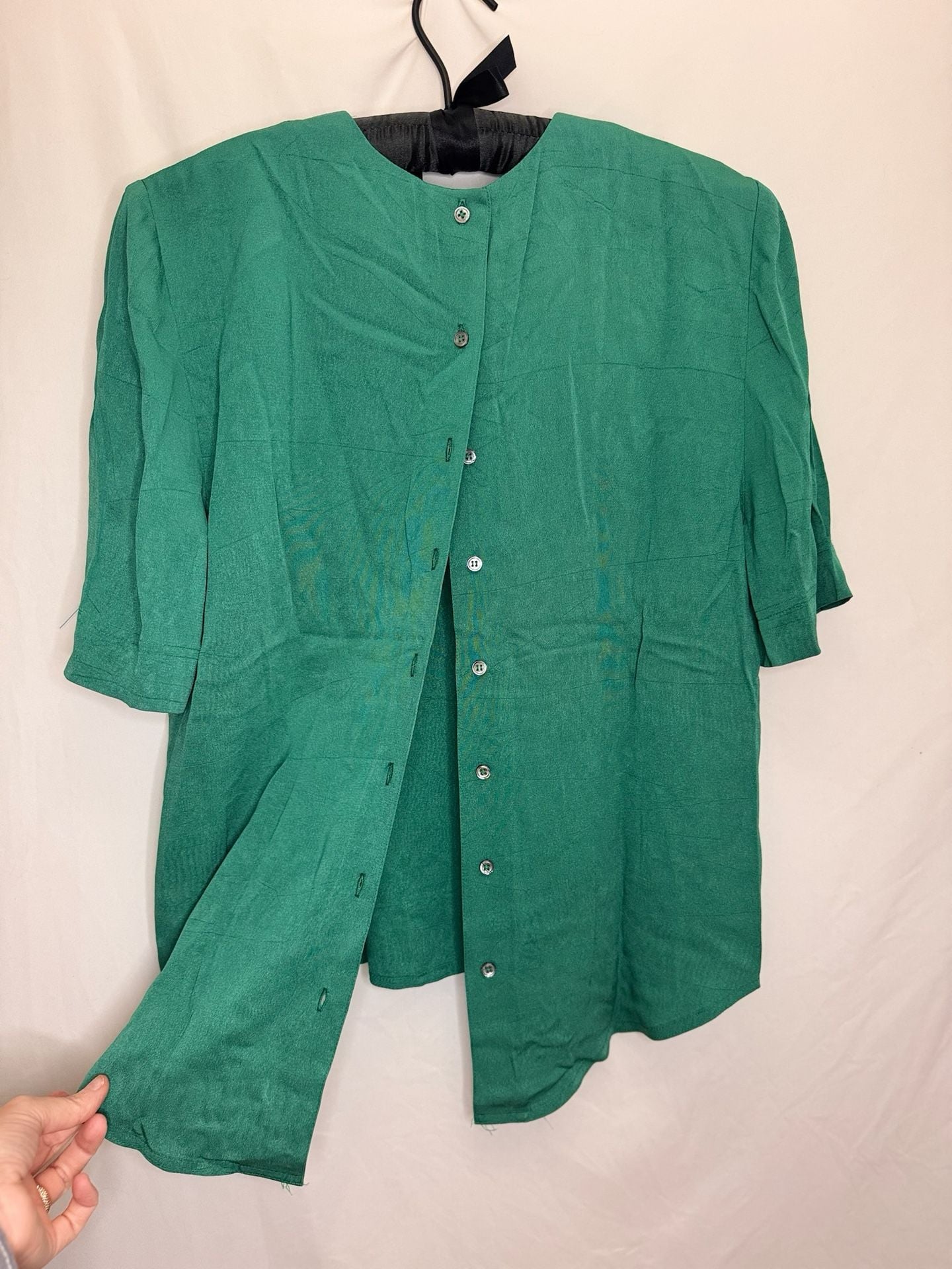 Vintage Nicole Miller Sport Green Button-Down Blouse Size 4. 90’s. Office. 4