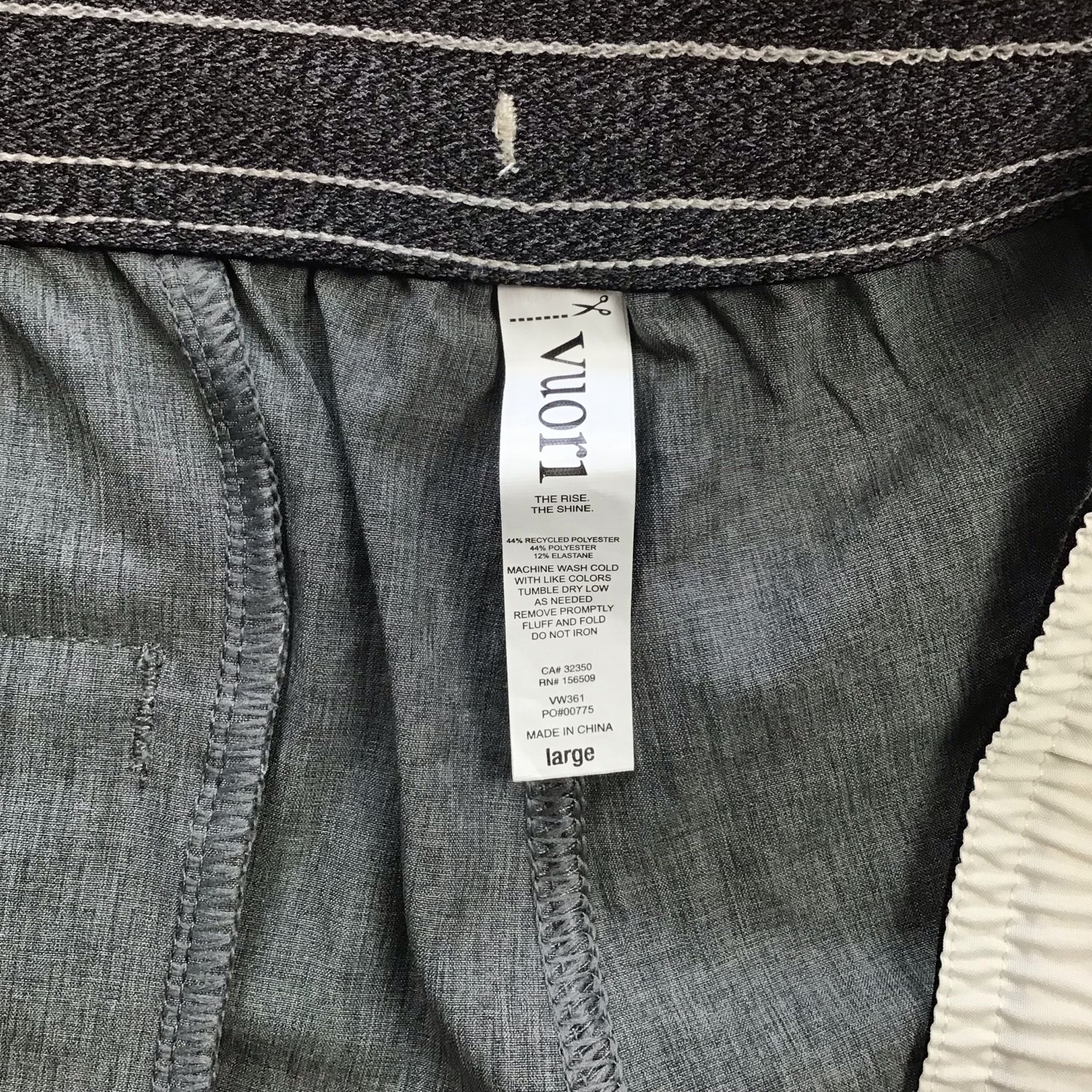 Vuori Women’s Tavi Board Shorts Gray Athletic Large  Gray White Summer 9