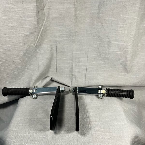 Harley-Davidson Passenger Footpeg Kit with Offset Mounts